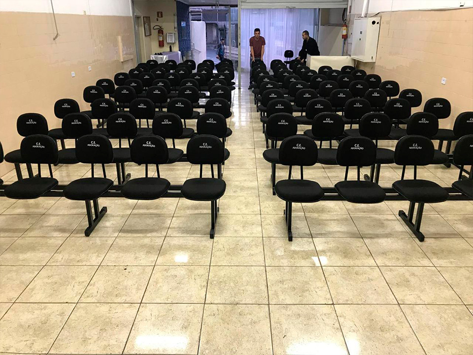 Cadeiras para escritório e igreja em São Paulo